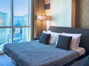 1 bedroom, desk, iron/ironing board, WiFi - Iconic Vegas Views | No Resort Fee • Balcony •Pool (Las Vegas)