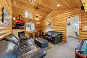 Smart TV, fireplace, DVD player, table football