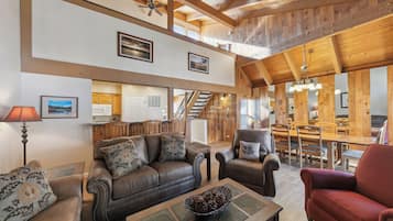 Télévision, cheminée, lecteur de DVD