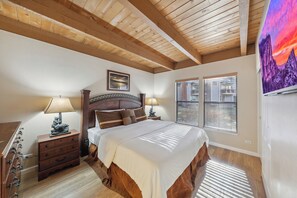 4 bedrooms, iron/ironing board, free WiFi, bed sheets