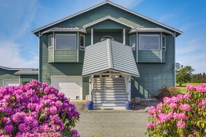Exterior - Charming Sequim House w/ Olympic Peninsula Views! (Sequim)