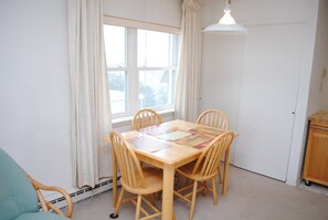 East Winds East 401 Dining Area