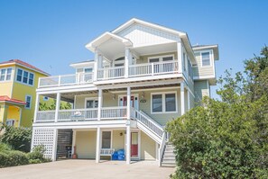 Exterior - C7474 Mayflower. Oceanside, Lake View, Pool, Hot Tub, Sheets & Towels. (Corolla)