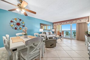Dining - Driftwood Towers 5F ~ Great Rates, Outdoor Pool + $400 in FREE Activities Daily ~ Zoo/Parasailing + (Gulf Shores)