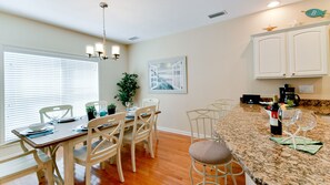 Dining - 3 bedroom home on Anna Maria Island, private heated pool, super location! (Holmes Beach)