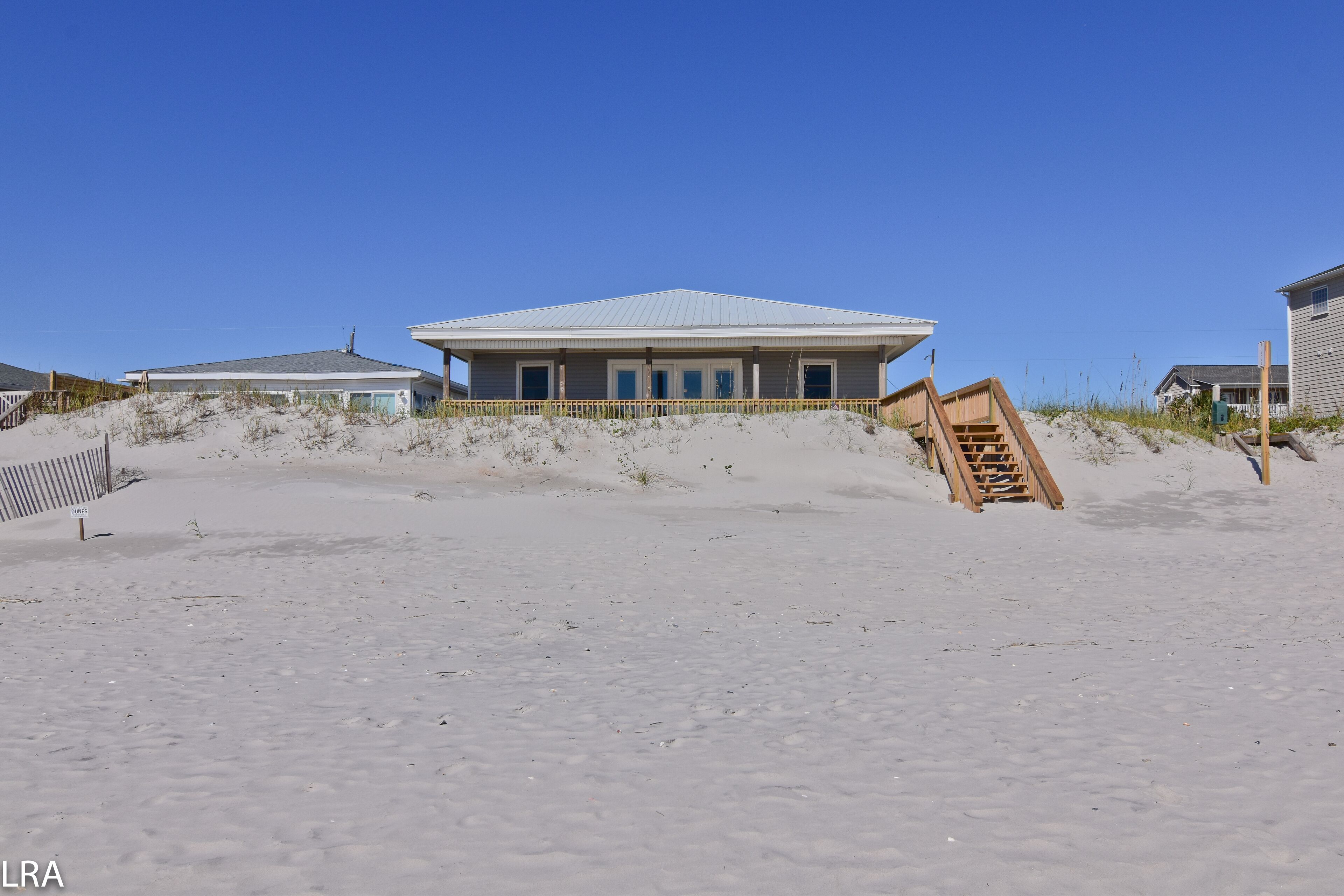 Oceanfront Beach Cottage in Topsail Beach - Now Pet Friendly!