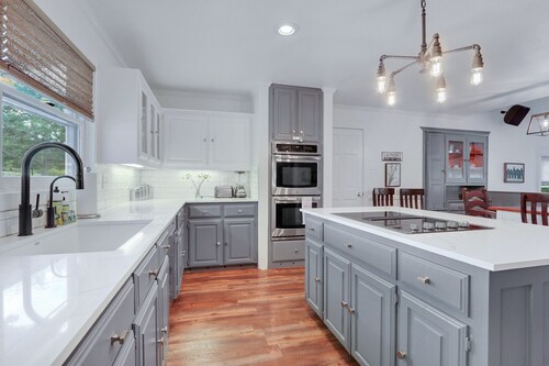 On the Creek, Sleeps 10, Close to Town - Perfect Wimberley Escape