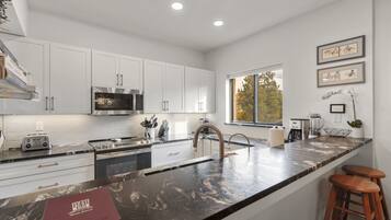 Microwave, oven, stovetop, dishwasher