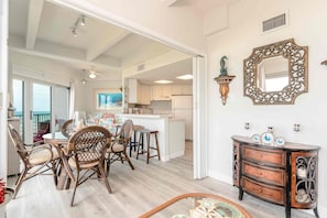 Dining - Aquarius 804 - Bargain beachfront digs;Huge balcony;Amazing views (South Padre Island)