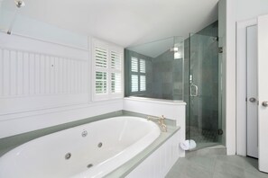 Bathtub, jetted tub, hair dryer, towels - Sand Simeon - Relax, Unwind, Repeat!! (Chatham)