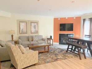 TV, fireplace