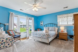 2 bedrooms, desk, free WiFi, bed sheets