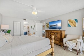 2 bedrooms, iron/ironing board, travel crib, free WiFi
