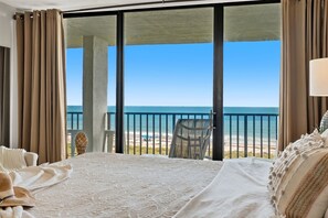 2 bedrooms, iron/ironing board, internet, bed sheets - Gorgeous TOP floor unit w/HUGE Oceanfront Balcony (Cape Canaveral)