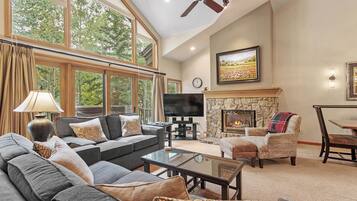 TV, fireplace