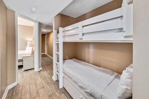 2 chambres, fer et planche à repasser, Wi-Fi, literie fournie