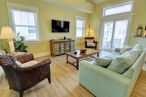 TV, Netflix, Hulu, DVD player - Turtles Nest at Beacon Villas 4 Bedroom Luxury Townhouse in Corolla Light Resort (Corolla)