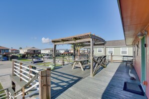 Terrace/patio - Walk to Shore & Restaurants: Surfside Beach Home! (Surfside Beach)