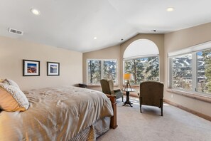 5 عدّة غرف نوم ومكواة/لوح كي وواي فاي مجانًا وملاءات أسرّة