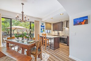 Geladeira, micro-ondas, fogão, cooktop