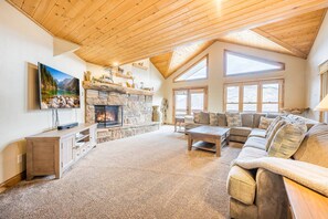TV, fireplace, DVD player, stereo