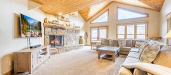 Old Town Ski Home with Hot Tub  –  Walk 200 Yards to Skiing at Park City Mountain | Private Hot Tub