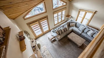 TV, fireplace, DVD player, stereo