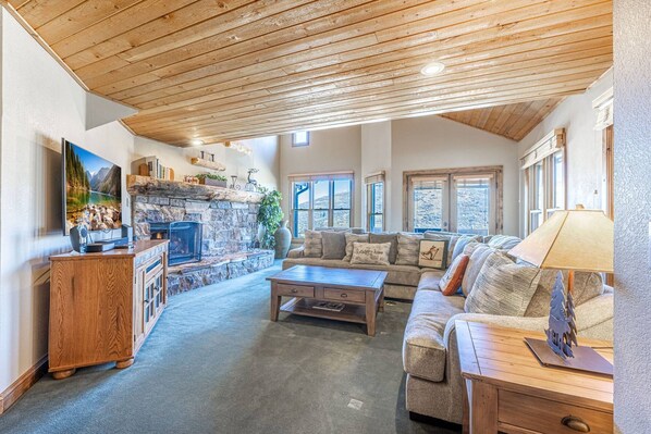 TV, fireplace, DVD player, stereo