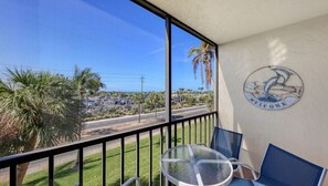 Outdoor dining - Condo #311 Extraordinary Siesta Key Beach View at La Siesta- fully renovated! (Sarasota)
