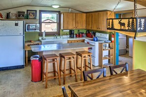 Fridge, microwave, stovetop, coffee/tea maker - Emigrant Cabin on 10 Acres w/ BBQ & Peaceful Views (Emigrant)
