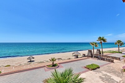 Paradise Villas #10: Playa Encanto beachfront w/ ocean views and pool access