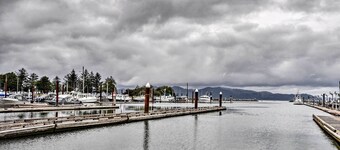 Hammond Home 2 Blocks to Marina & Columbia River!