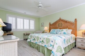 3 slaapkamers, een strijkplank/strijkijzer, wifi, beddengoed