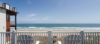 Oceanfront 3 Bedroom Penthouse with a Pool!