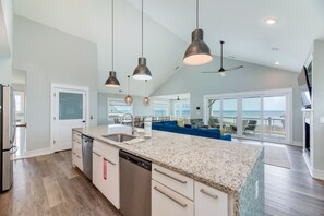 Fridge, microwave, oven, stovetop - Wright Play 8 BR - Pets Stay Free! Bedroom Oceanfront Luxury Home (Nags Head)