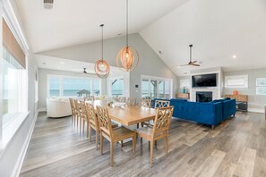 Dining - Wright Play 8 BR - Pets Stay Free! Bedroom Oceanfront Luxury Home (Nags Head)