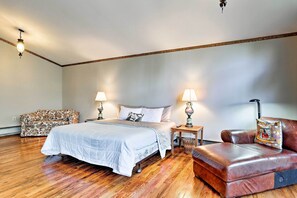 5 bedrooms, internet, bed sheets