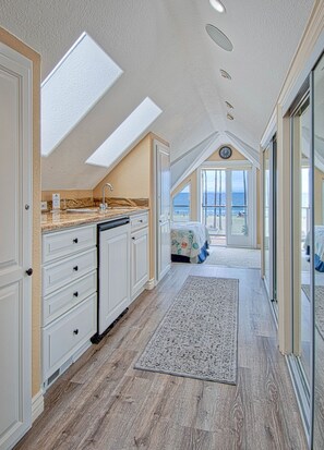 6 soverom, strykejern/-brett, wi-fi (inkludert) og sengetøy