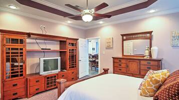 5 Schlafzimmer, Bügeleisen/Bügelbrett, Internetzugang, Bettwäsche