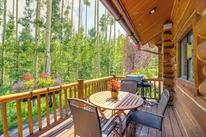 Outdoor dining - Ski-In/Ski-Out Telluride Home w/ Deck & Hot Tub! (Telluride)