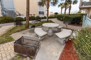 Outdoor dining - PI 214: Good Times & Beachlines - VISIT the COAST with the MOST! (Fort Walton Beach)