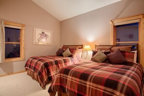 2 bedrooms, internet, bed sheets