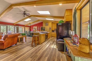 Interior - Hot Tub, Deck & Fireplace at Rustic Alto Cabin! (Alto)