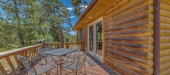 Rustic Alto Cabin w/ Hot Tub, Deck & Fireplace!
