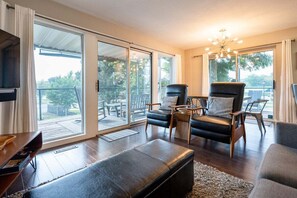 TV, stereo - Modern Condo with two decks to enjoy the Harbor (Grand Haven)
