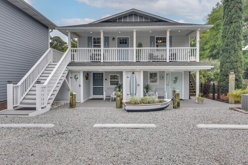 1 Mi to Ocean Isle Beach! Studio w/ Outdoor Oasis