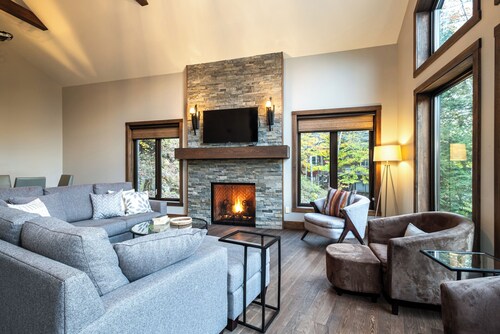 Chalet Manitonga  | Hot tub & Indoor Sauna | Tremblant Living