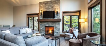 Chalet Manitonga  | Hot tub & Indoor Sauna | Tremblant Living