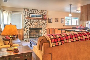 TV, fireplace, DVD player, music library - Serene Cabin w/ Hot Tub < 1 Mi to Bear Mountain! (Big Bear Lake)