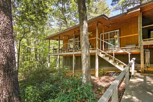 Mountain Rest Cottage w/ Gas Fireplace!